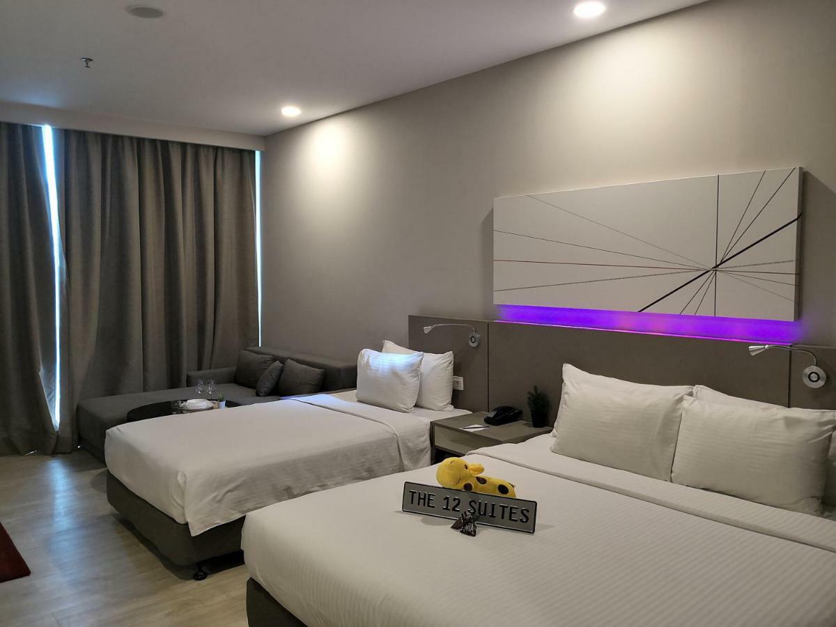 The 12 Suites @ Empire Damansara ペタリンジャヤ エクステリア 写真