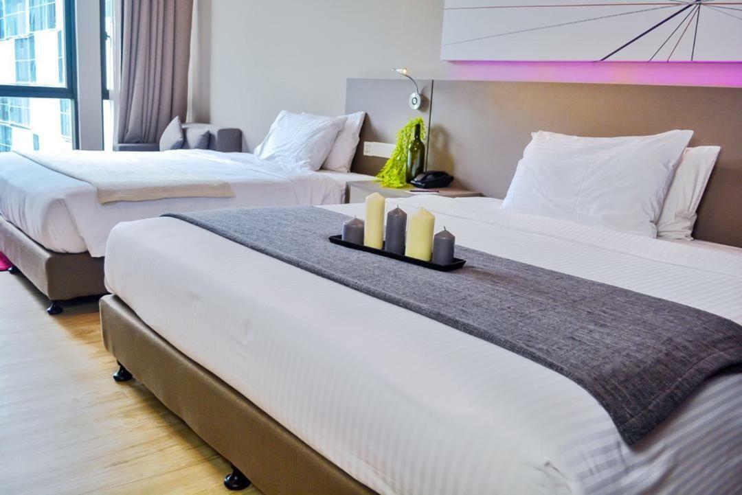 The 12 Suites @ Empire Damansara ペタリンジャヤ エクステリア 写真